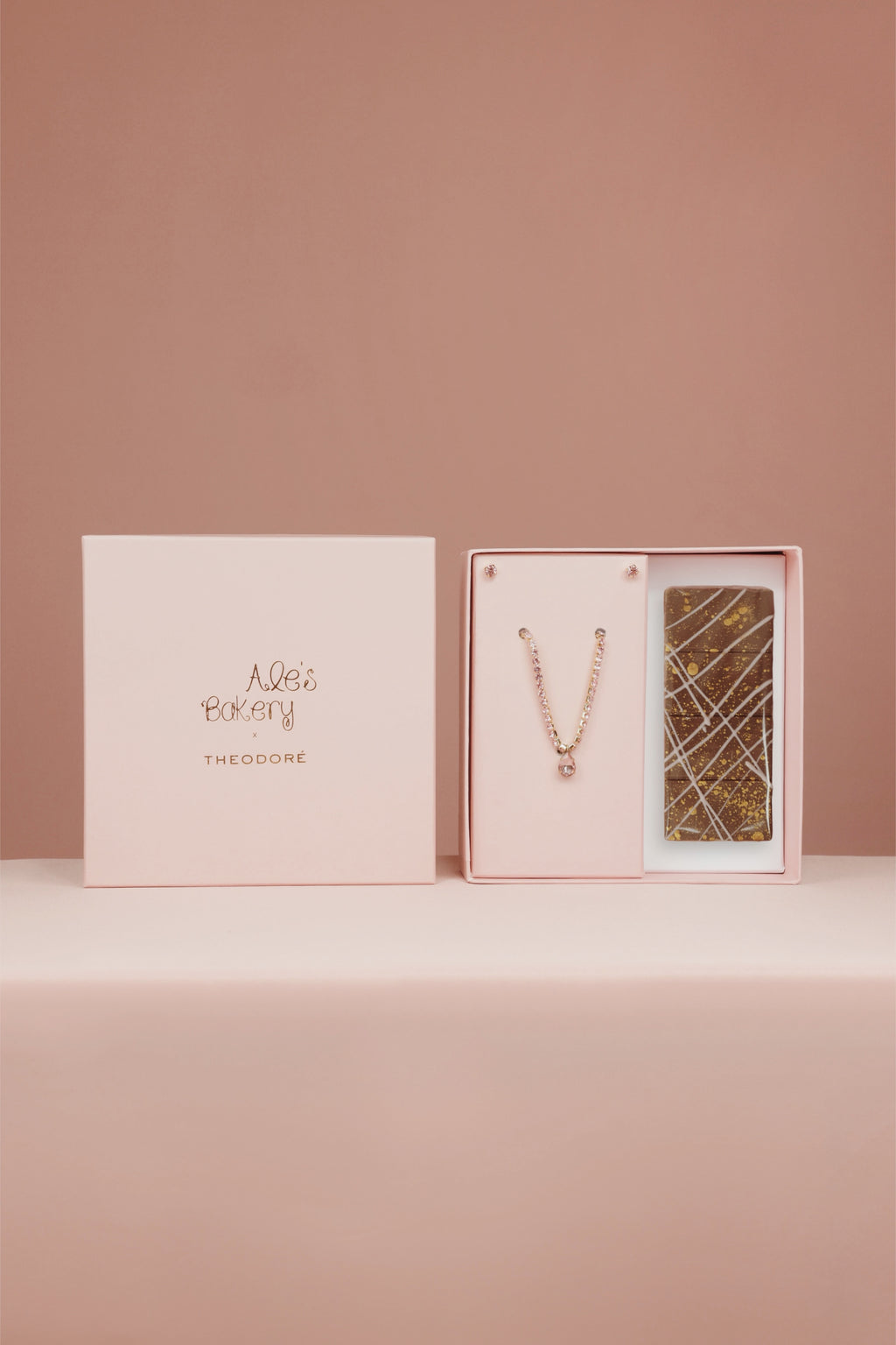 BOX PASQUA — ALE’S BAKERY X THEODORÉ