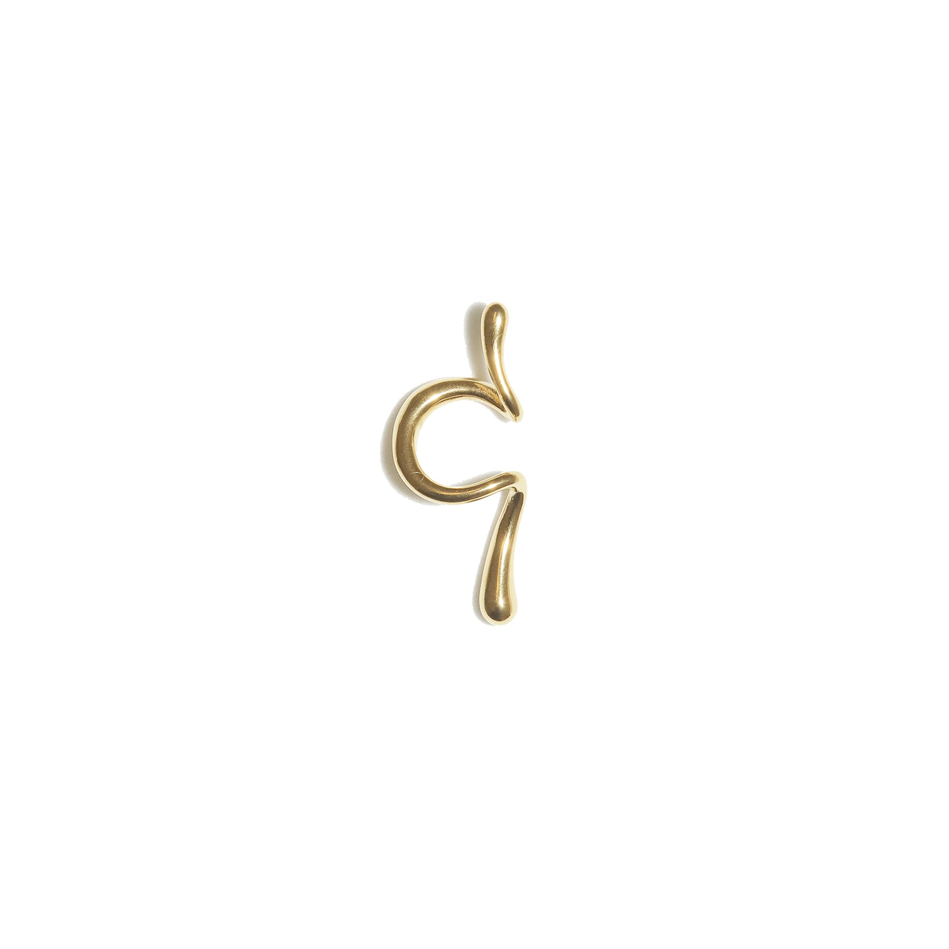 MONICA EARCUFF